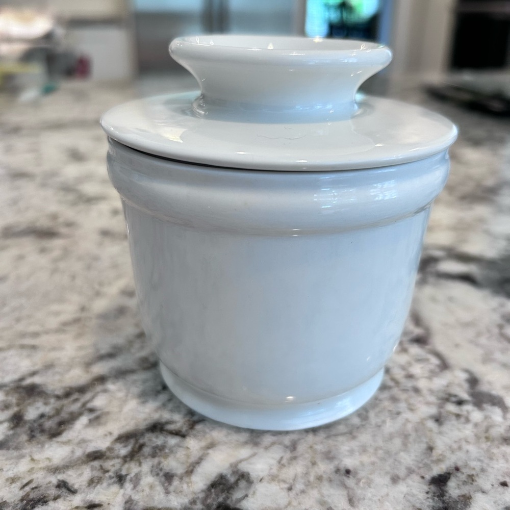 Dowan Elegant White Butter Keeper